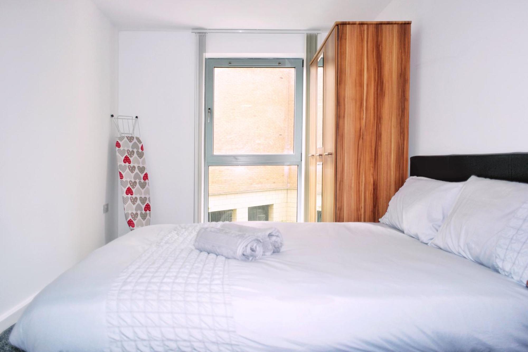 2 Bed Ensuite With Balcony And Free Onsite Secure Parking Manchester Exterior foto