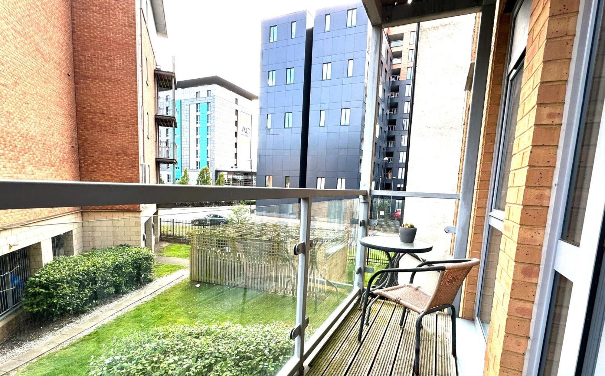 2 Bed Ensuite With Balcony And Free Onsite Secure Parking Manchester Exterior foto